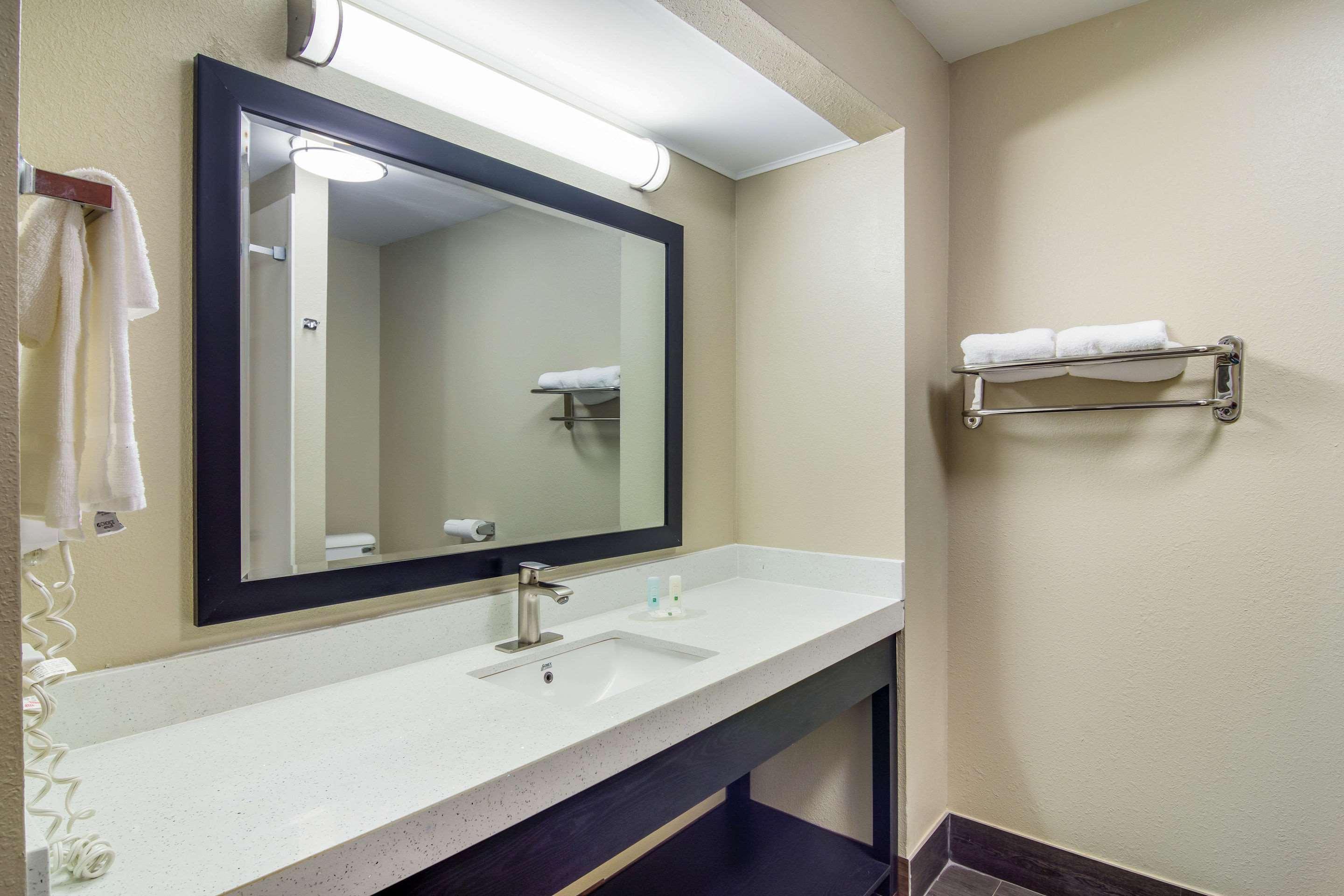 Quality Inn & Suites Canton, Ga Eksteriør billede
