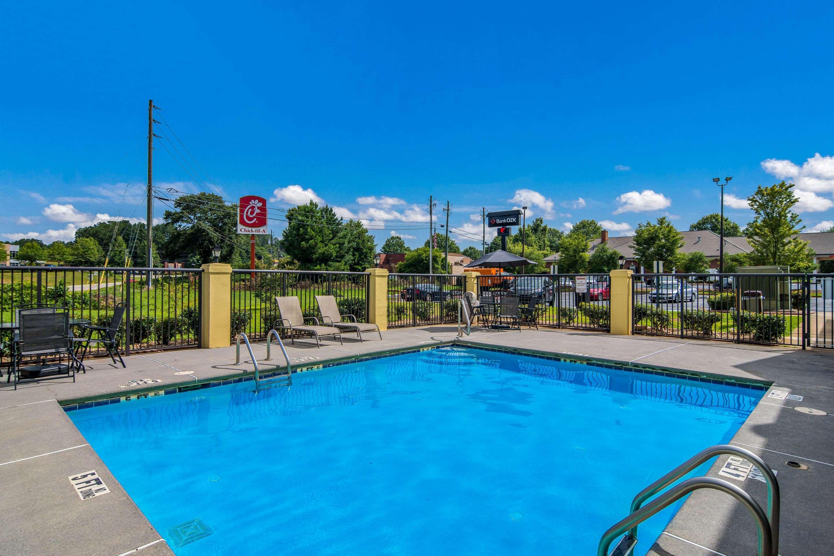 Quality Inn & Suites Canton, Ga Eksteriør billede